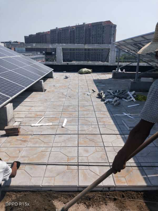 鄭東新區(qū)眾意路小學(xué)CXP倒置式屋面保溫板施工照片